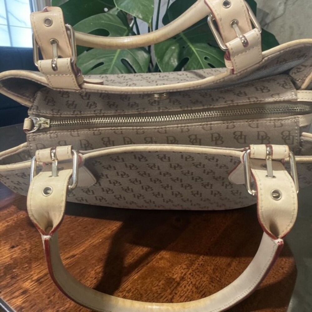 Vintage Dooney & Bourke Signature Monogram Satchel Bag - Tan Y2K Retro Chic EUC - Picture 3 of 6